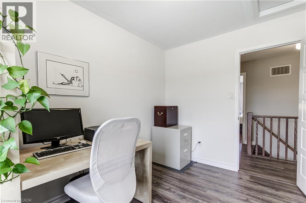 #3 230 AVONSYDE Boulevard - 27