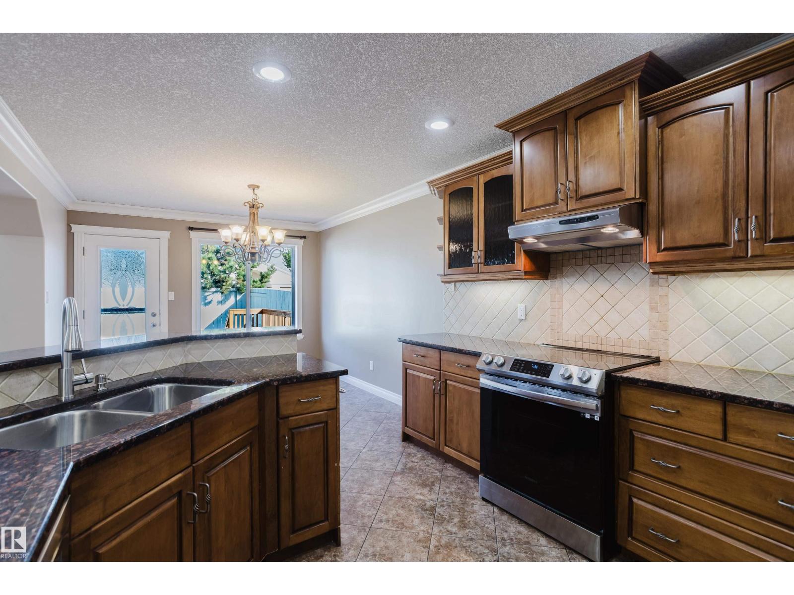 11616 174 AV NW - 14