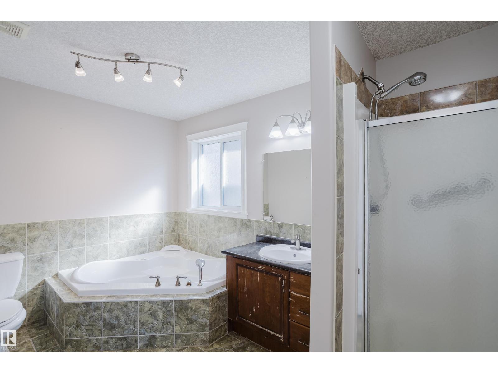 11616 174 AV NW - 40