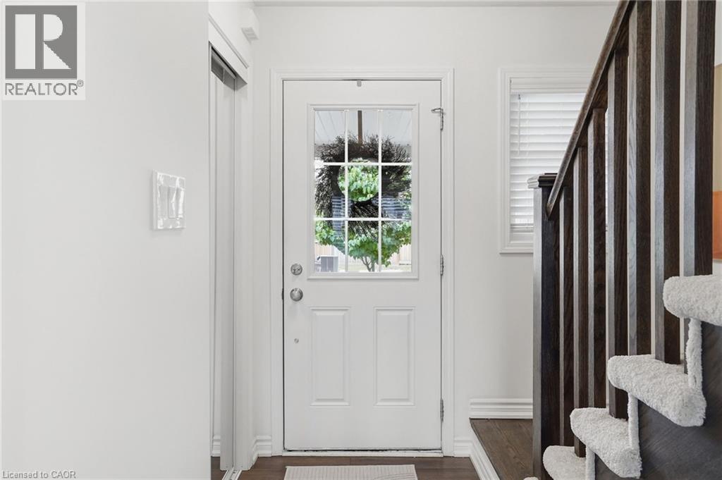 242 WATERBROOK Lane, Kitchener — photo 5