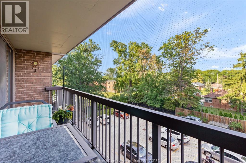 #407 3936 WYANDOTTE STREET East - 15