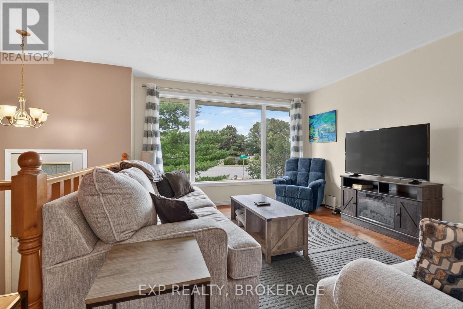 2016 COLE HILL ROAD, Kingston (City North of 401) — photo 4