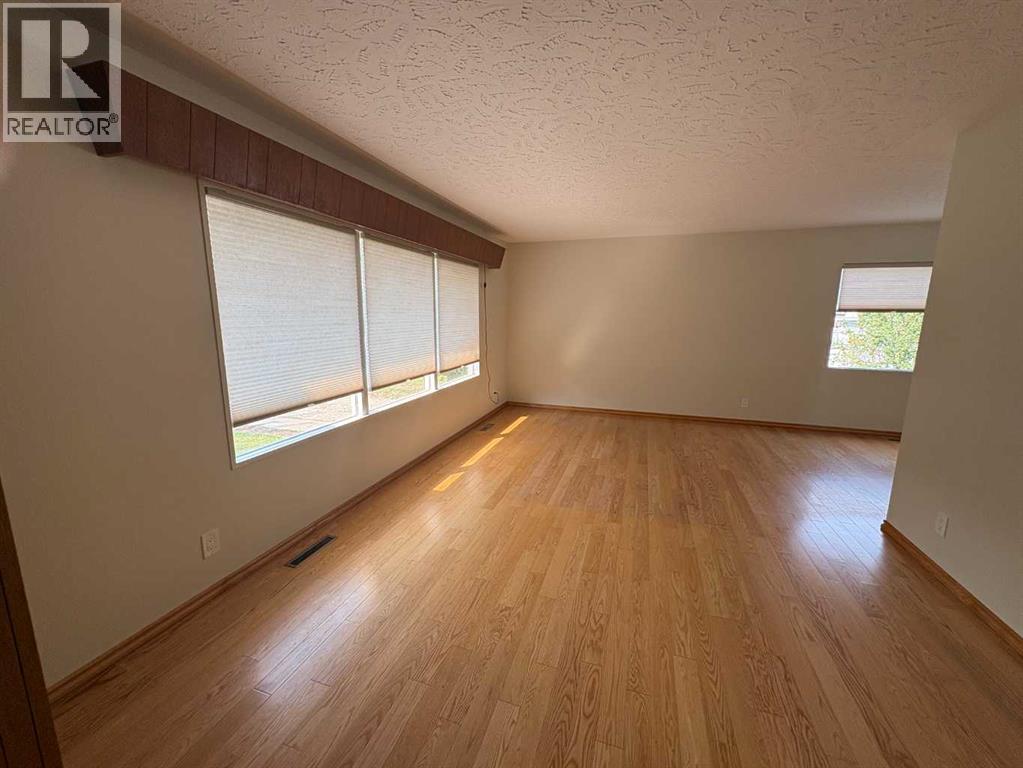 9904 90 Avenue, Grande Prairie — photo 3