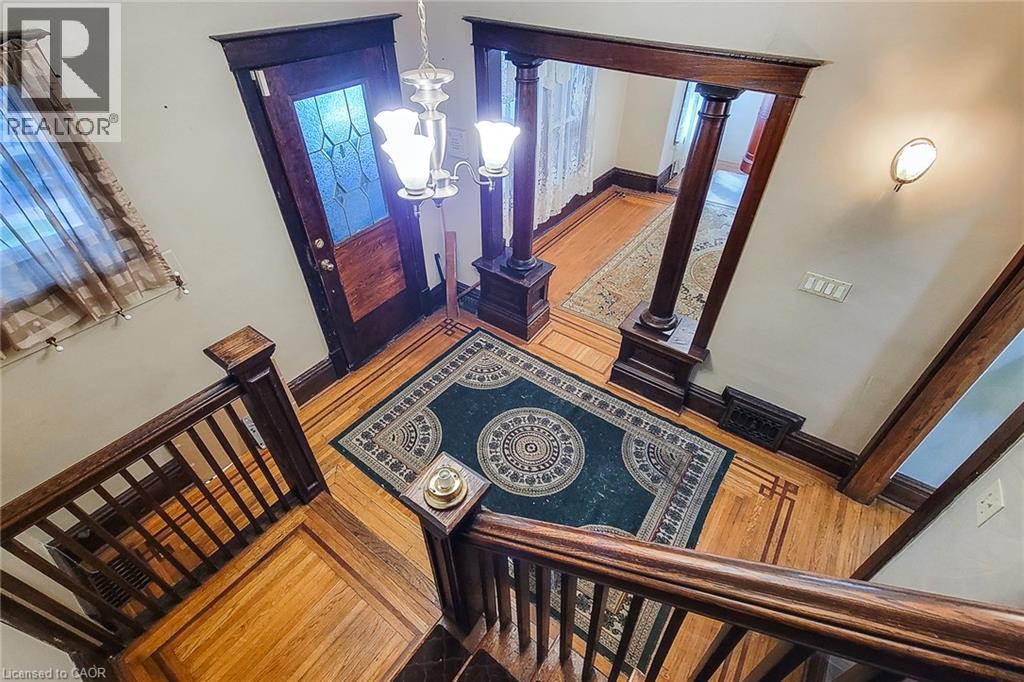 12 LEINSTER Avenue S, Hamilton — photo 6