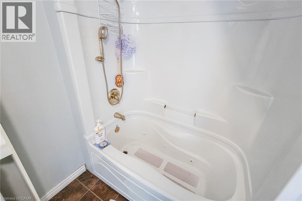 12 LEINSTER Avenue S - Image 22