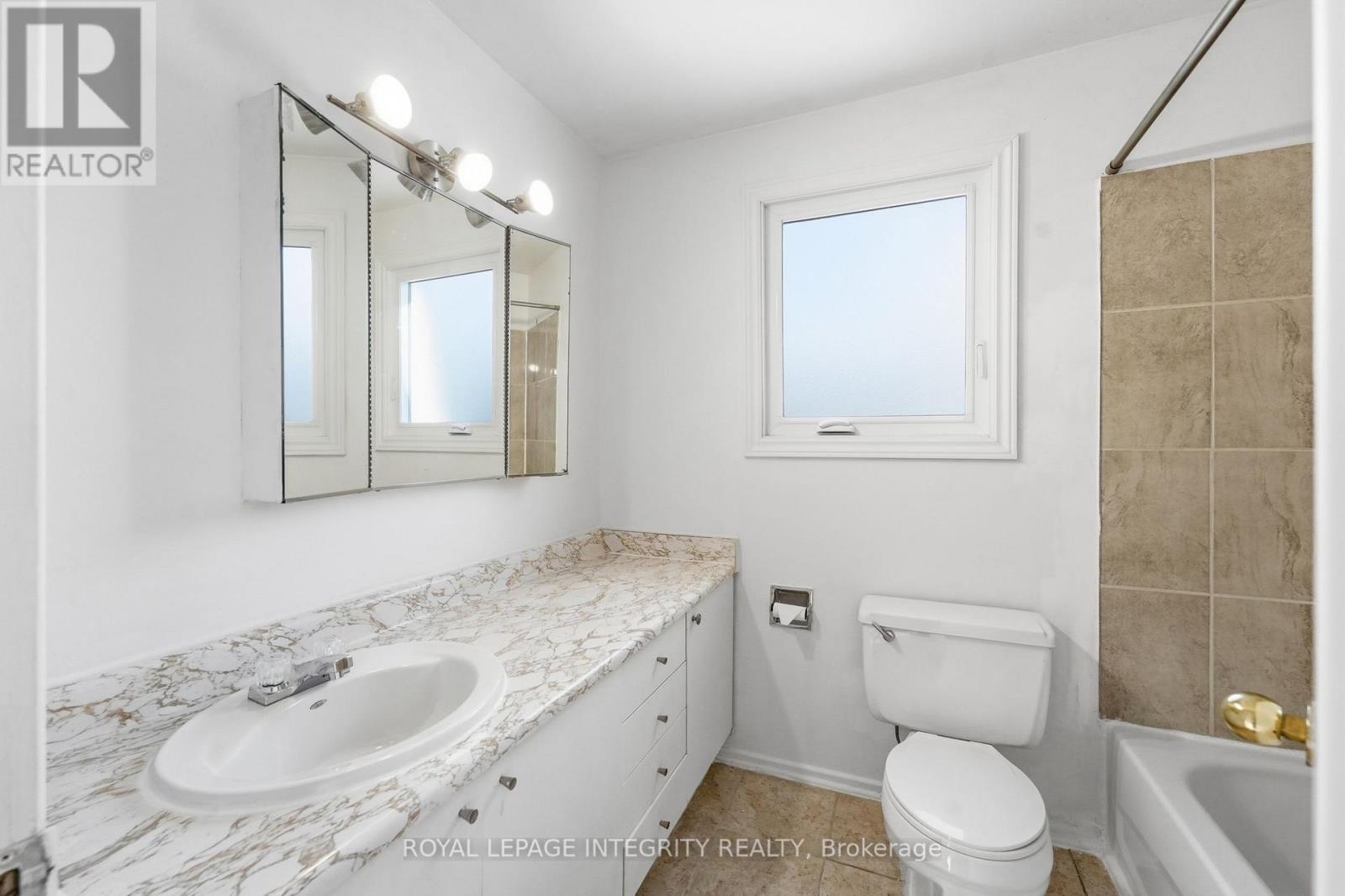 3 Bed, 2 Bath House for Sale in Ottawa – 30 – 2057 JASMINE CRESCENT, Ottawa – MLS# X13764478 - Image 23