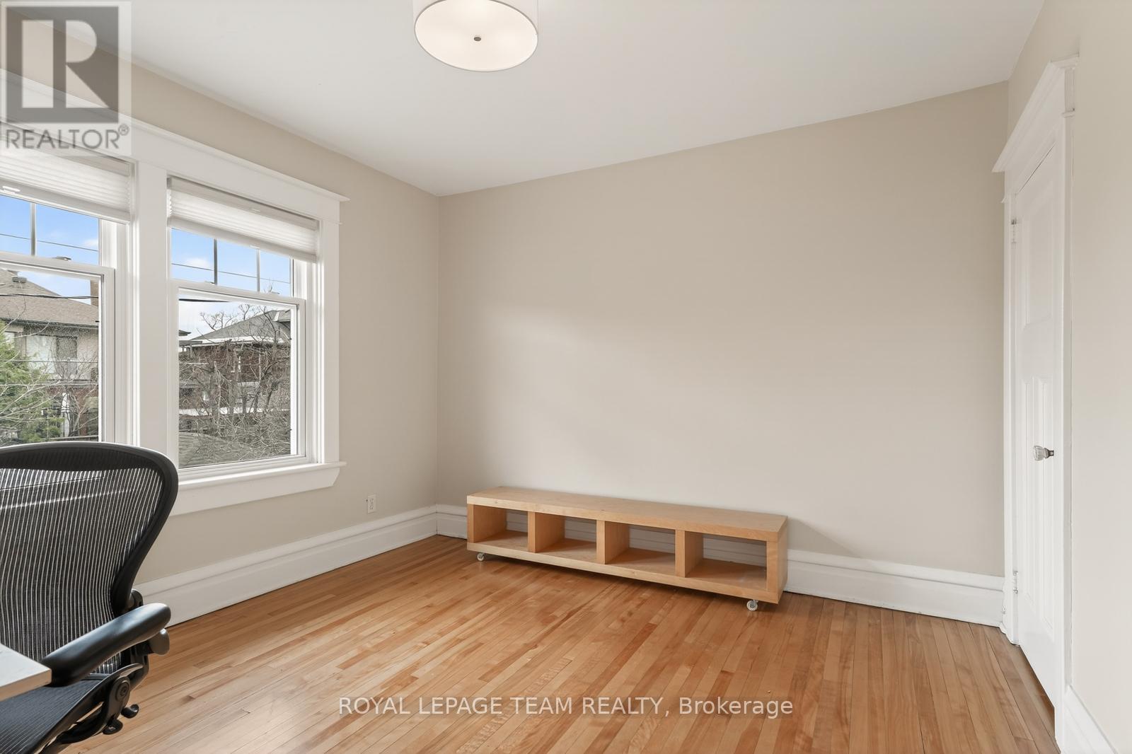 318 CLEMOW AVENUE - 20