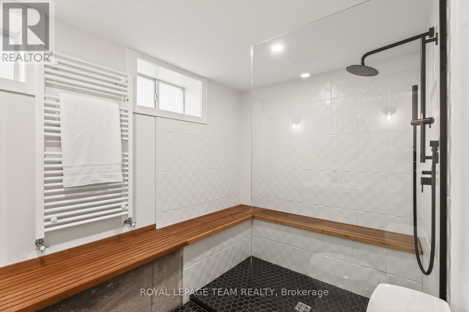 318 CLEMOW AVENUE - 28