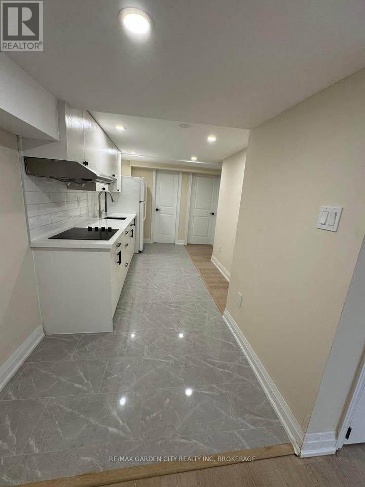 LWR-2B - 60 WAKELIN TERRACE, St. Catharines (Carlton/Bunting) — photo 1