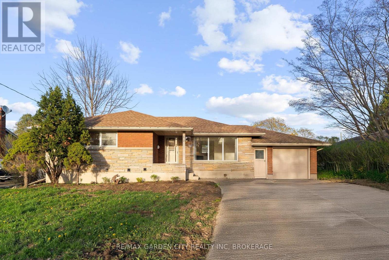 LWR-2B - 60 WAKELIN TERRACE, St. Catharines (Carlton/Bunting) — photo 2