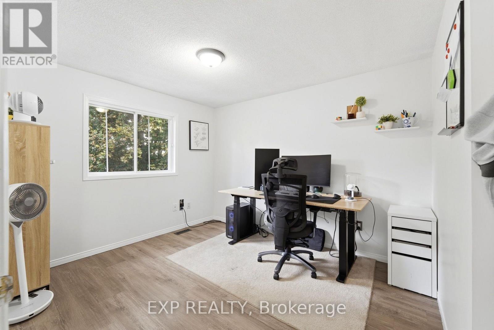 14 HEDGE LAWN DRIVE - 24