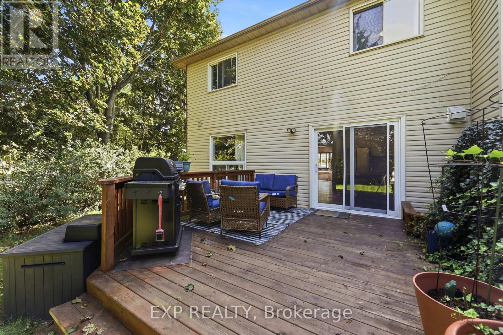 14 HEDGE LAWN DRIVE - 38