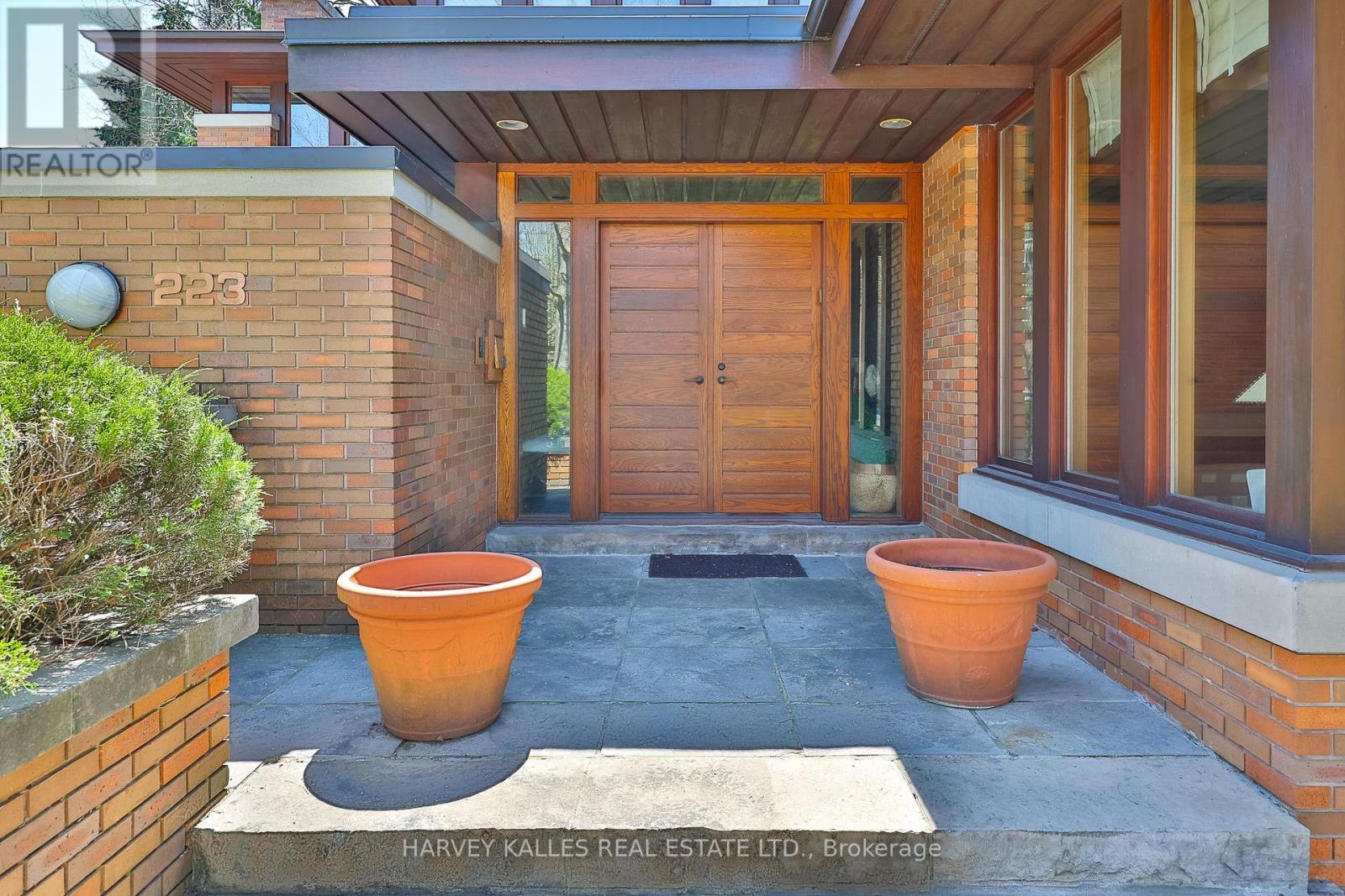 223 HILLHURST BOULEVARD - 2