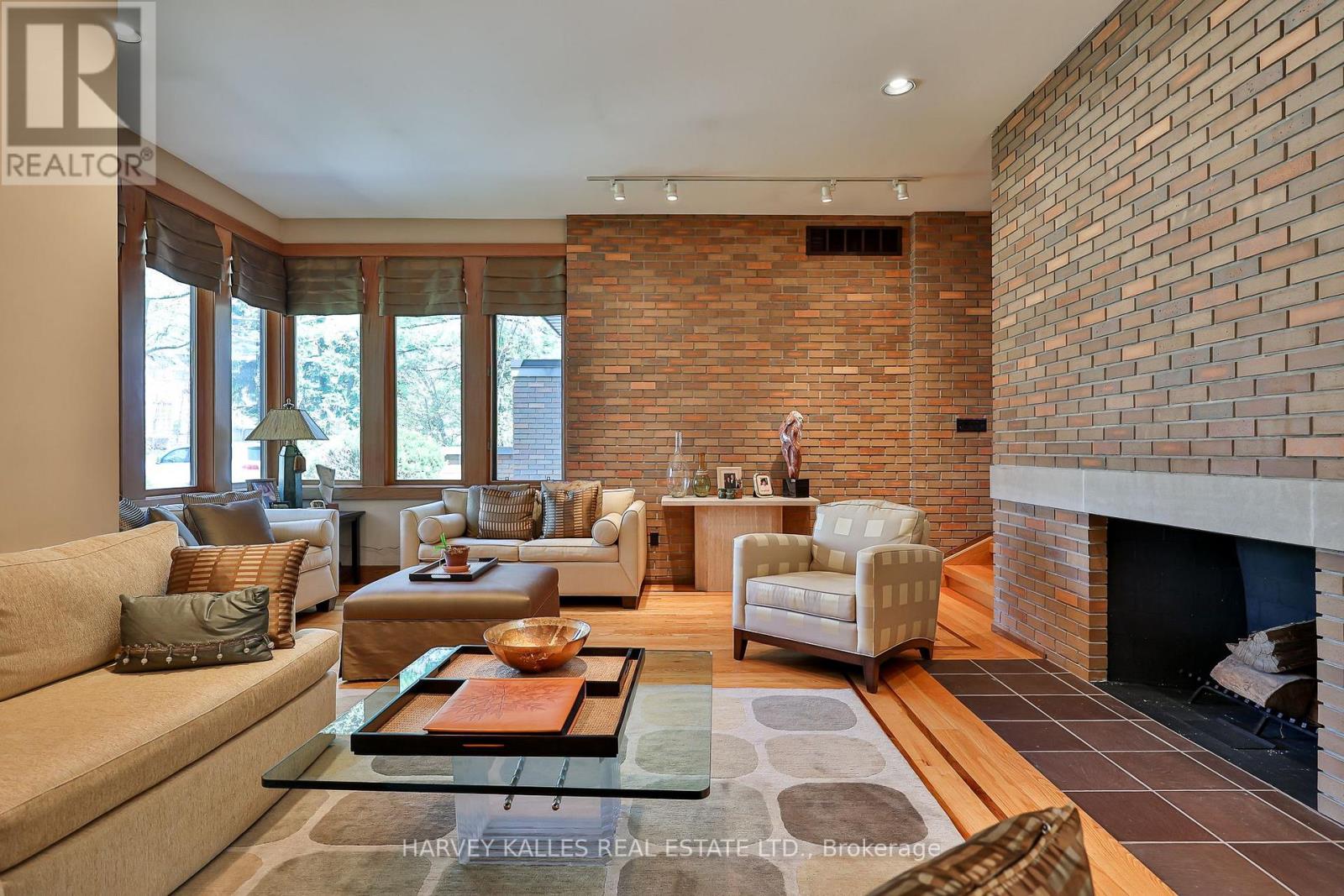 223 HILLHURST BOULEVARD - 7