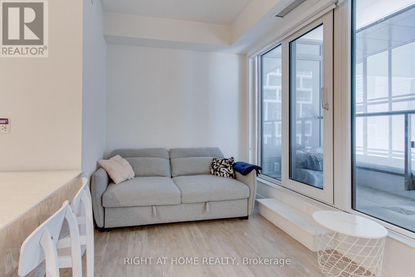 #312B 70 PRINCESS STREET - 13