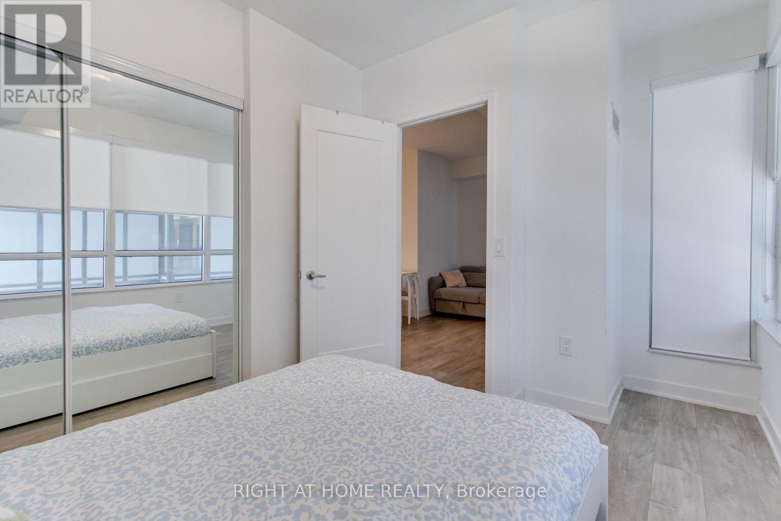 #312B 70 PRINCESS STREET - 19