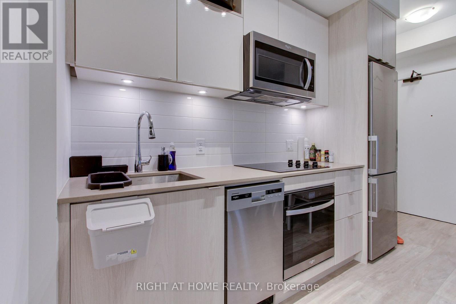 #312B 70 PRINCESS STREET - 5