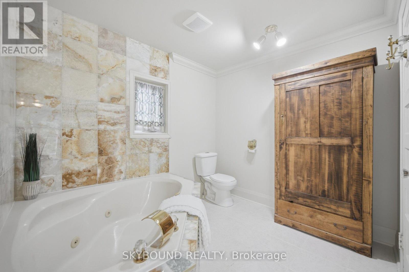27 ROWE STREET - 27