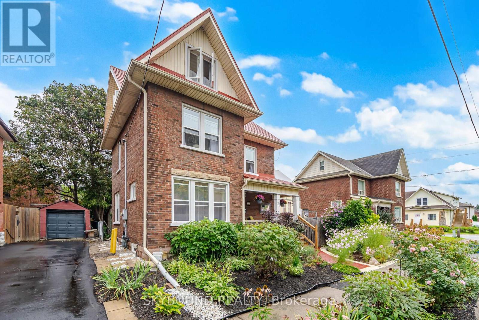 27 ROWE STREET - 3