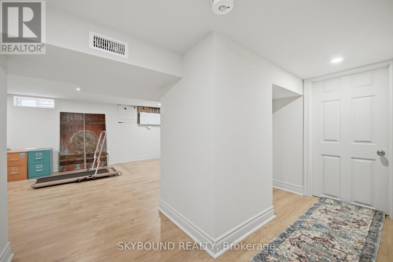 27 ROWE STREET - 41