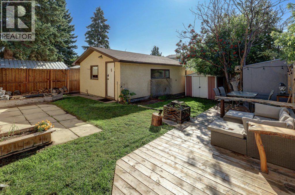 31 Castledale Way NE - 28