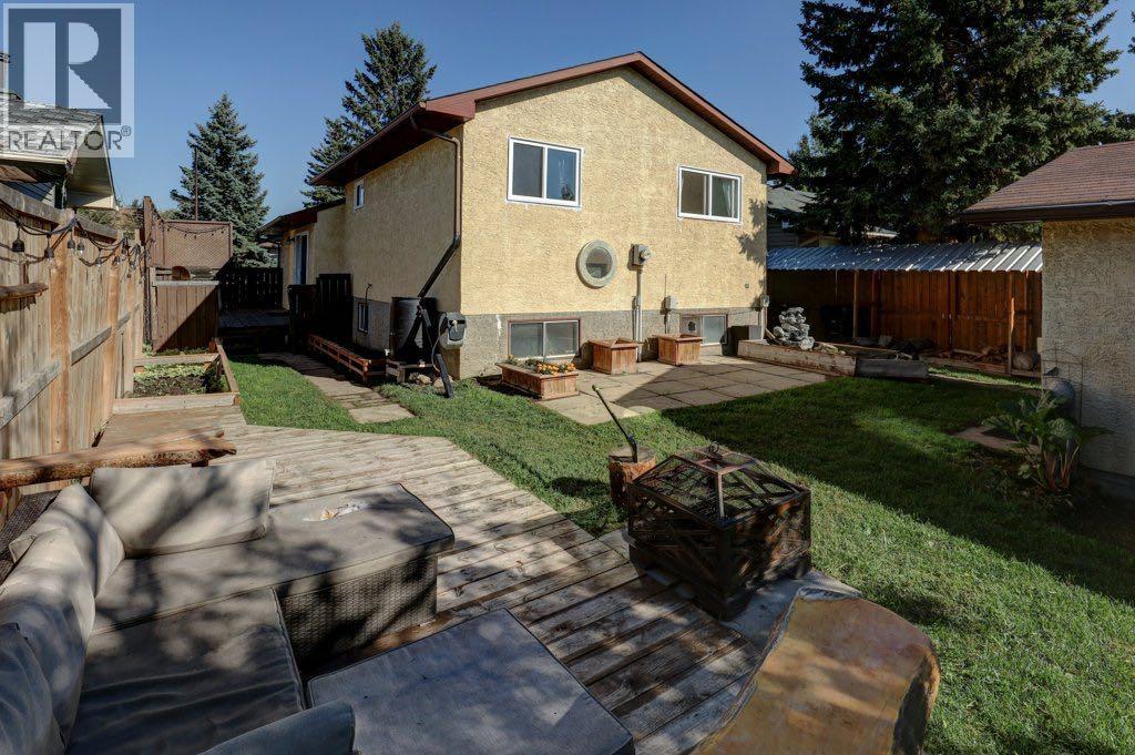 31 Castledale Way NE - 29