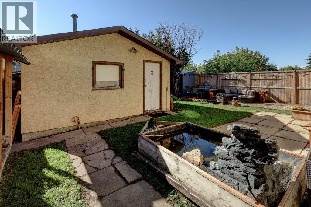 31 Castledale Way NE - 30