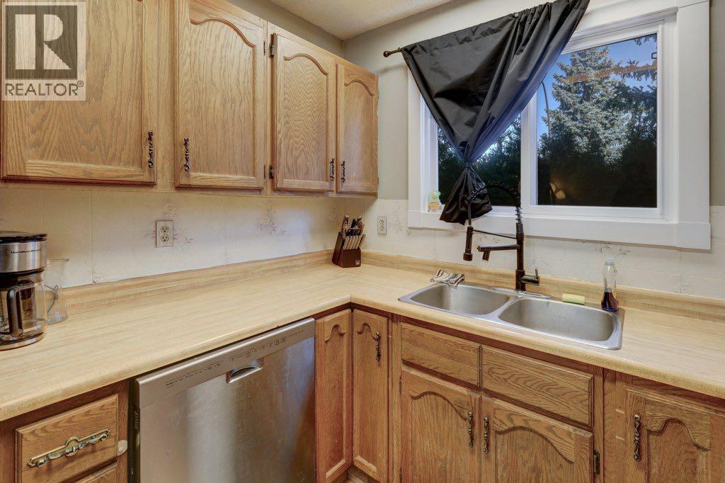 31 Castledale Way NE - 9