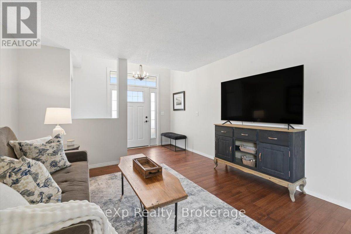 64 BUCKTHORN CRESCENT, Guelph (Grange Road) — photo 6