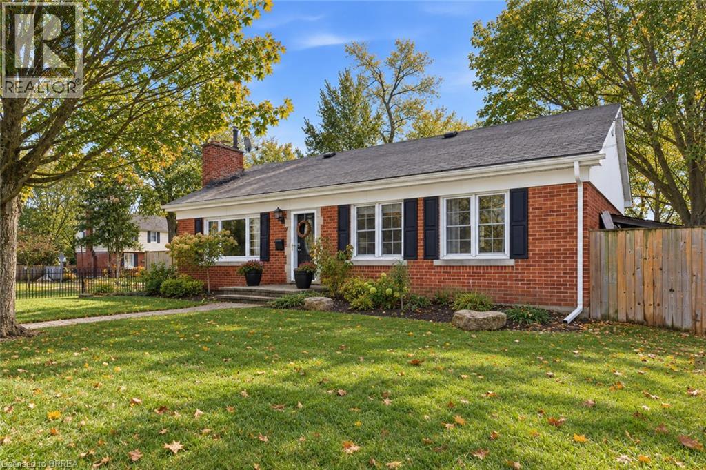 2 HILLIER Crescent, Brantford — photo 1