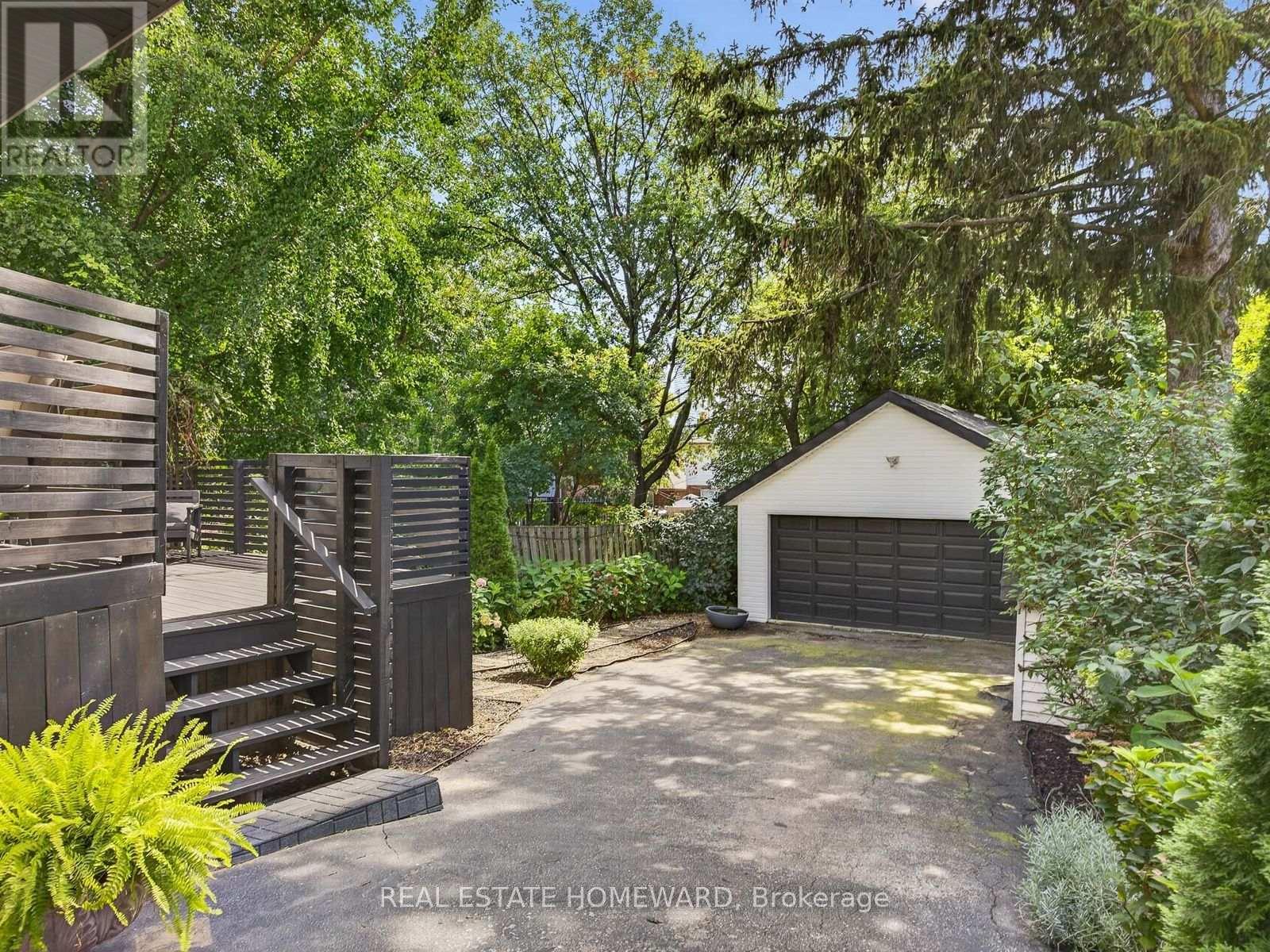 69 RINGLEY AVENUE - 32