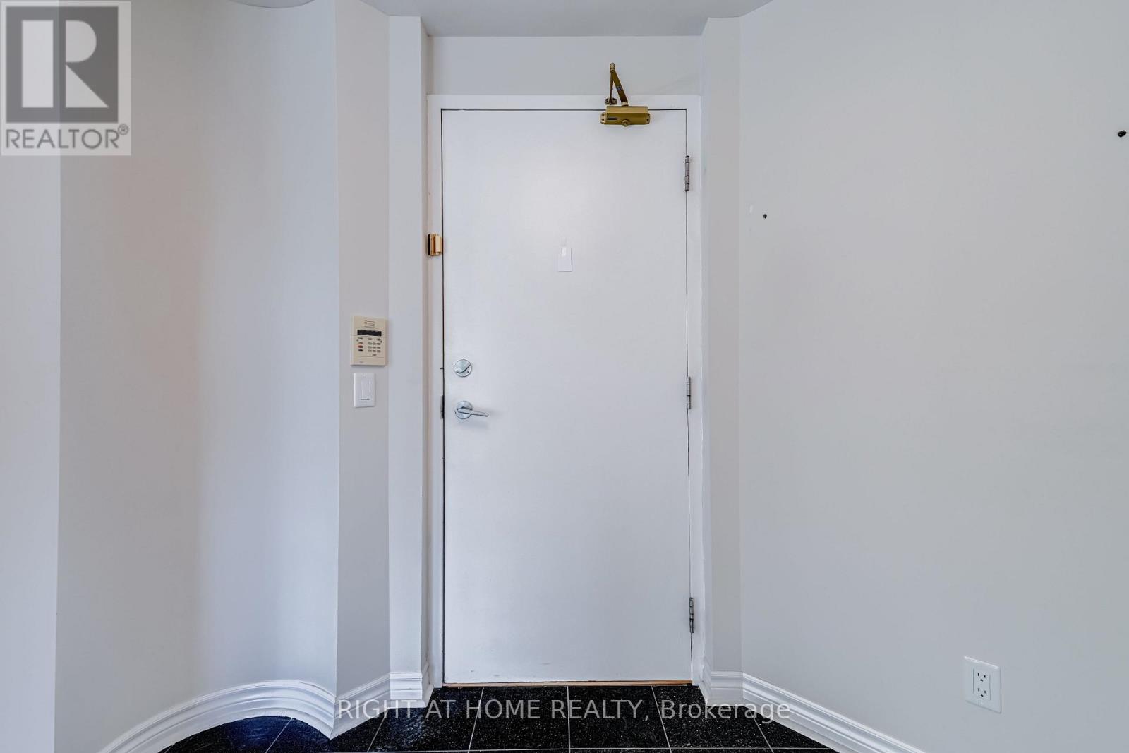483 FAITH AVENUE - 3