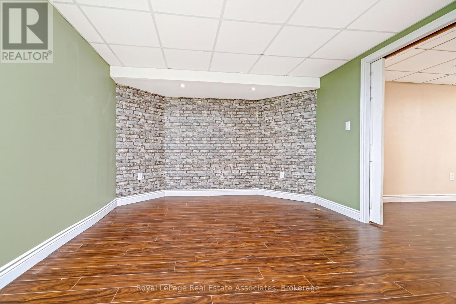 5 EARLY STREET - Image 34