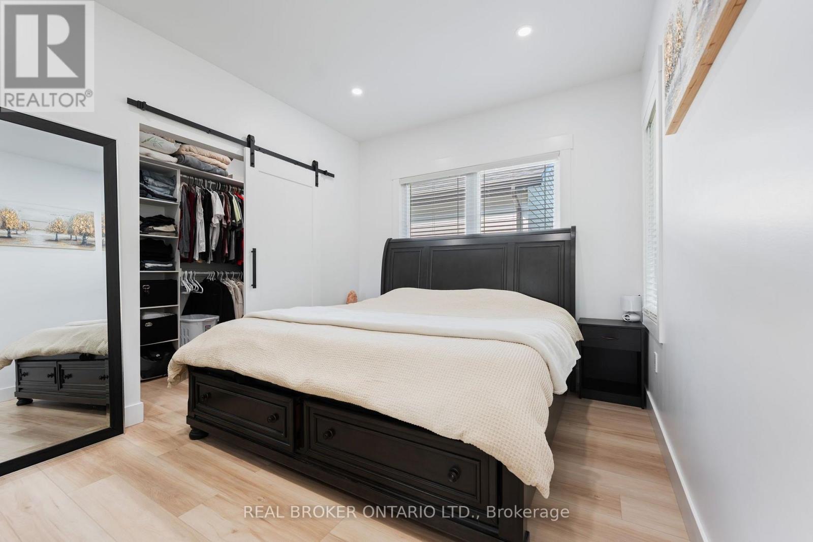 9 MACNEIL COURT - 17