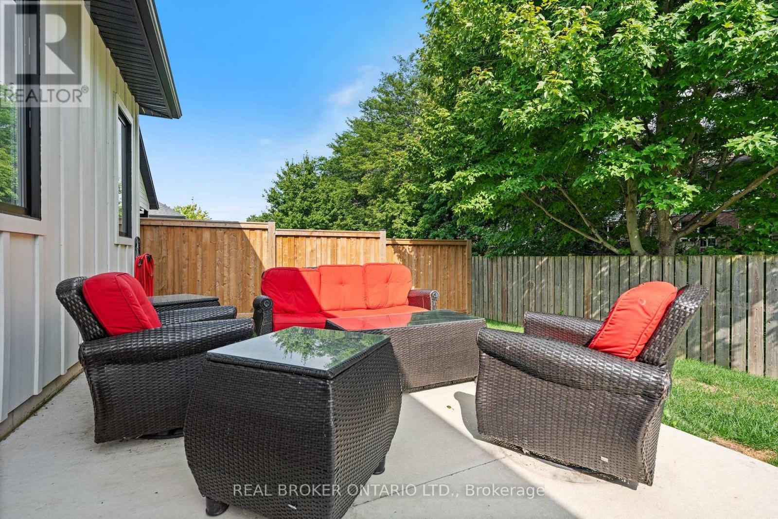9 MACNEIL COURT - 30