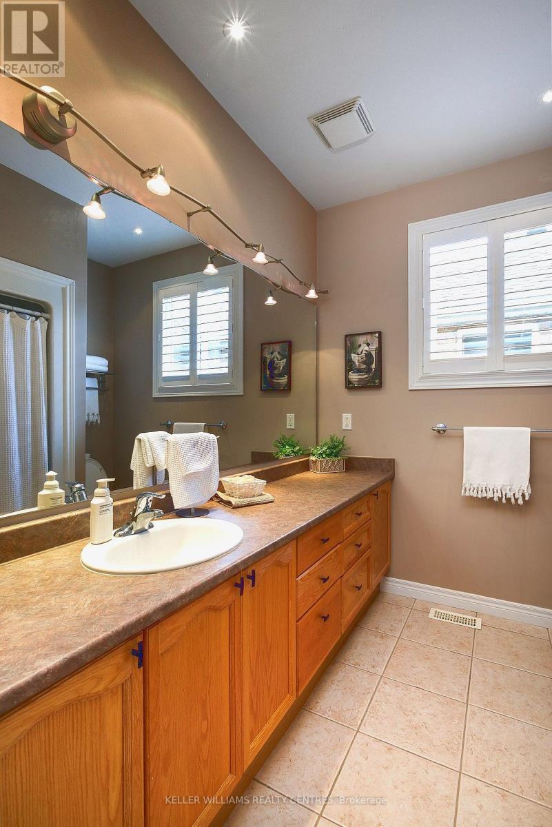 773 PRINCE OF WALES DRIVE - 18