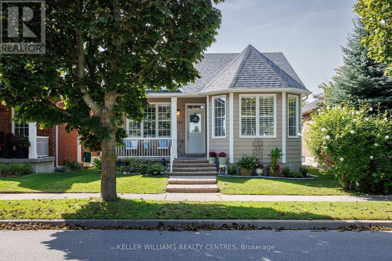 773 PRINCE OF WALES DRIVE - 2