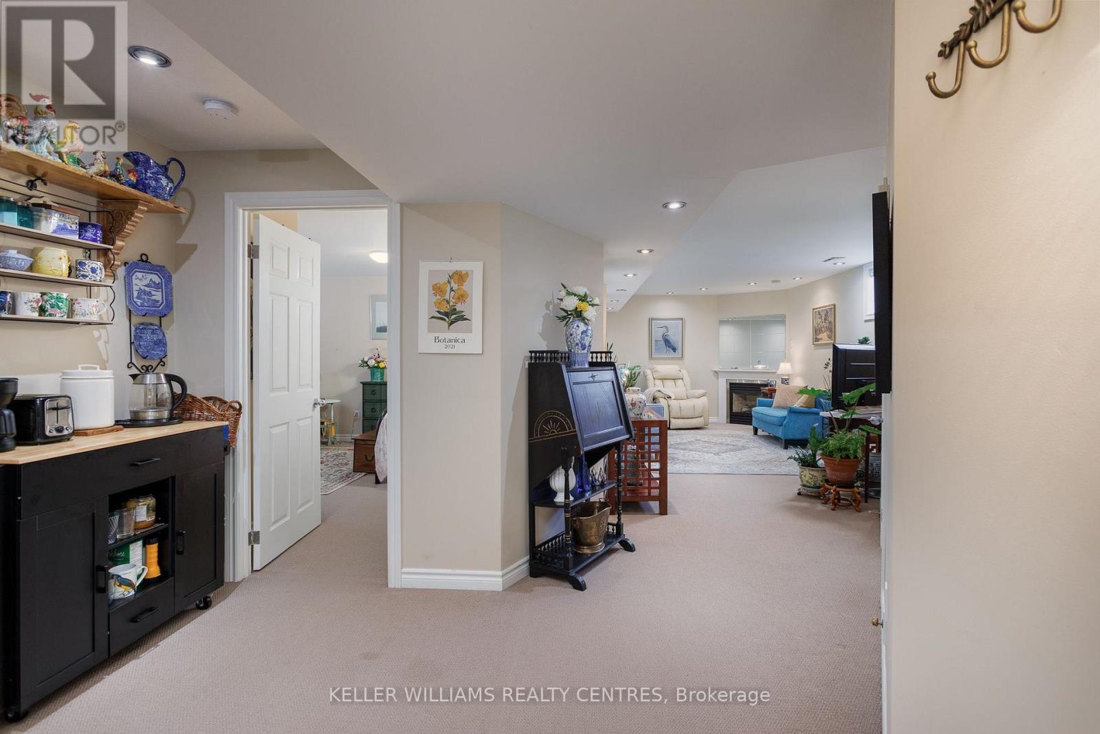 773 PRINCE OF WALES DRIVE - 23