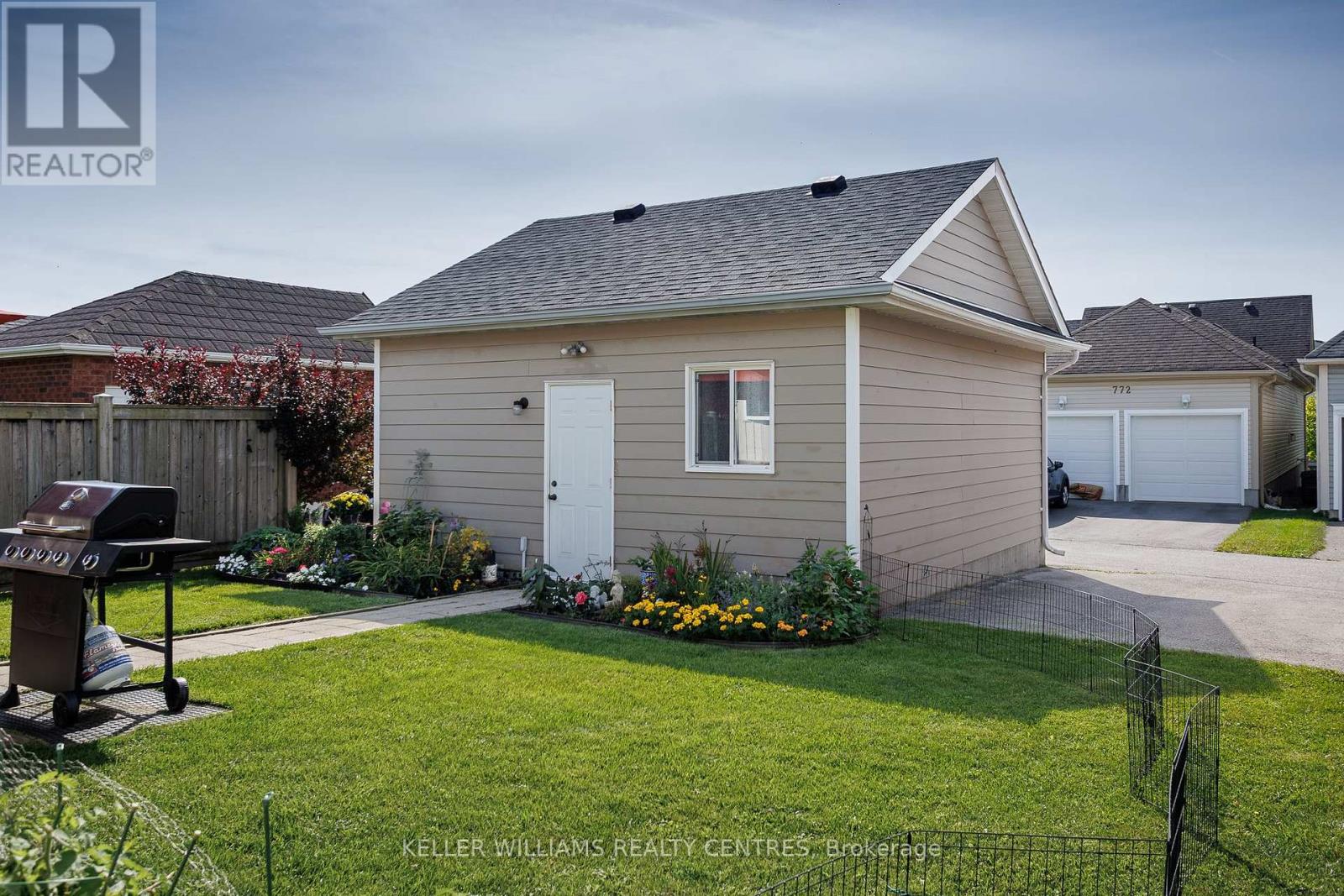 773 PRINCE OF WALES DRIVE - 35