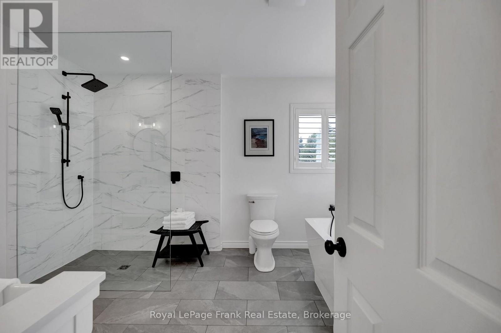 9 SHEENAN COURT - 16