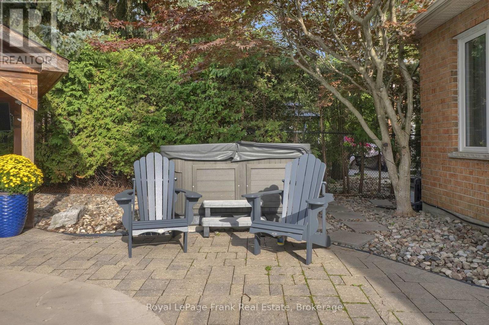 9 SHEENAN COURT - 35
