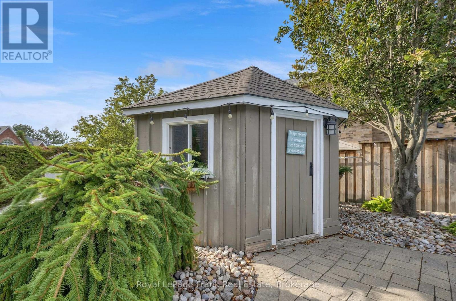 9 SHEENAN COURT - 36