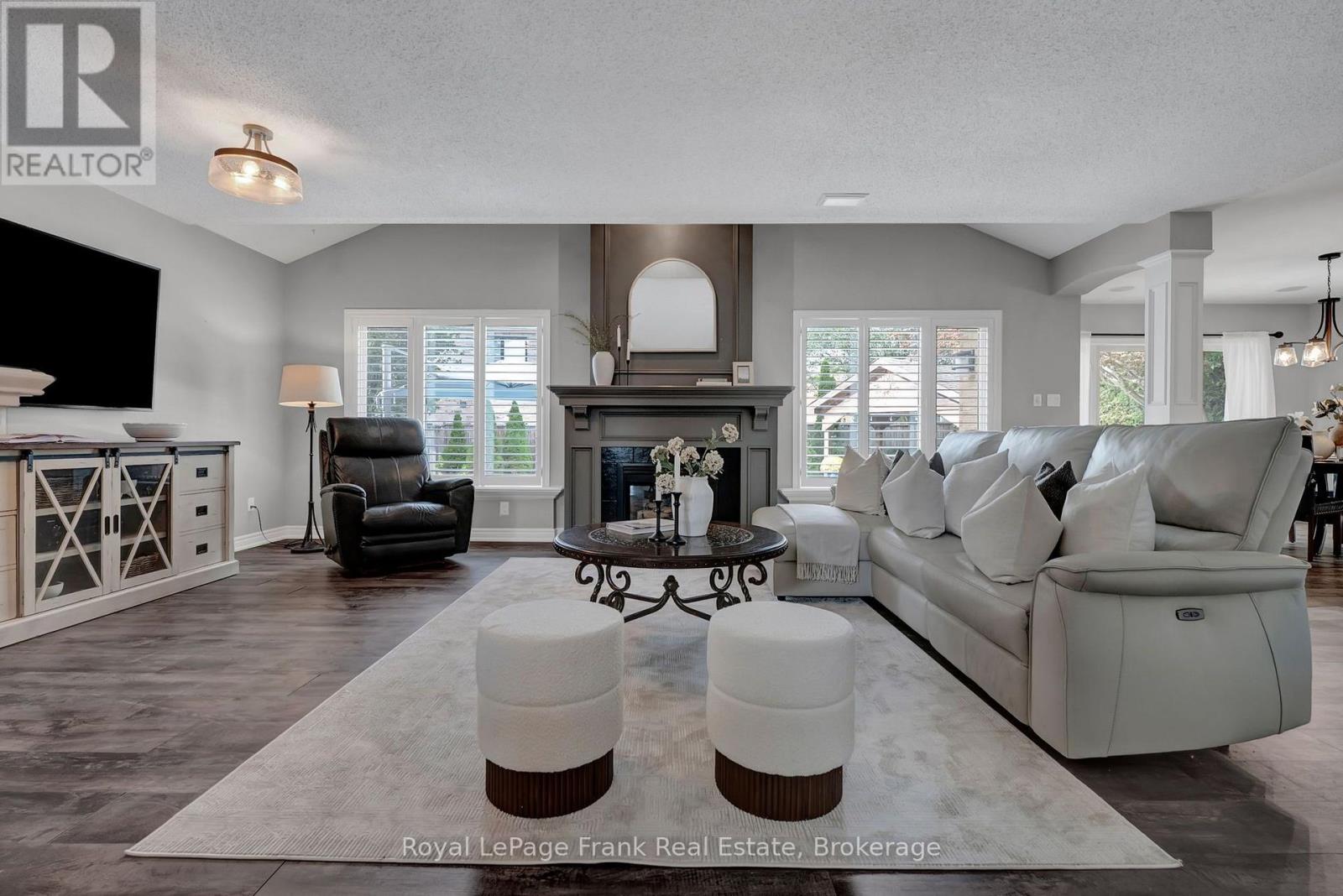 9 SHEENAN COURT - 4