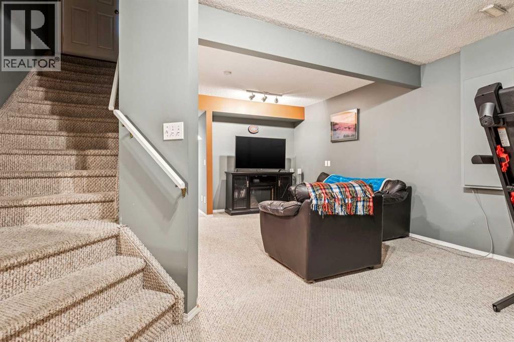 40 Country Hills Bay NW - 35