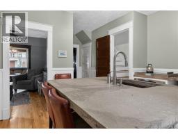 425 Lutz Street, photo 12