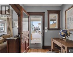 425 Lutz Street, photo 18
