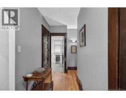 425 Lutz Street, photo 23