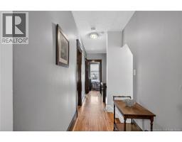 425 Lutz Street, photo 24