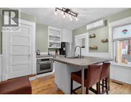 425 Lutz Street, photo 5