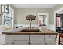 425 Lutz Street, photo 7